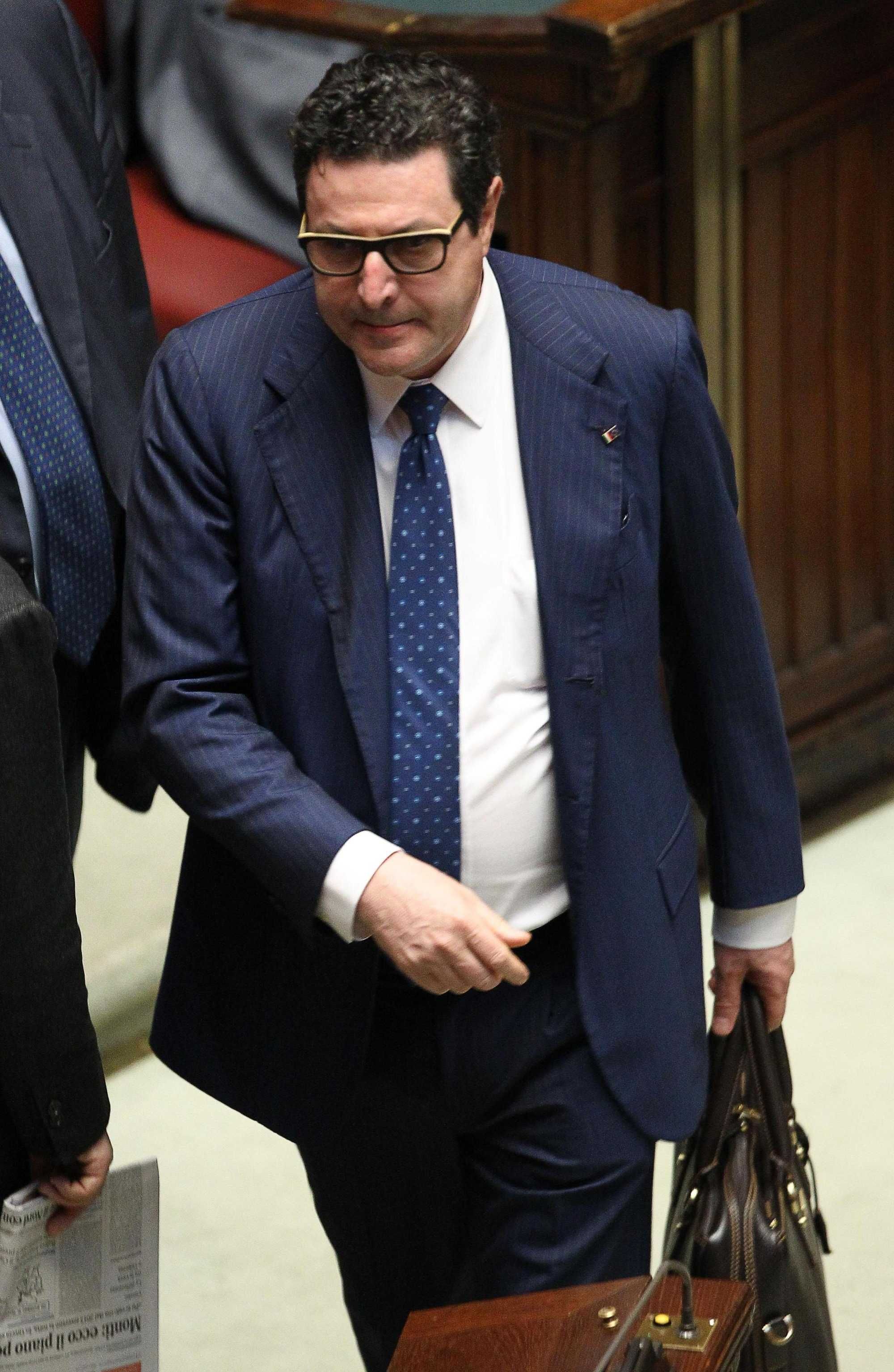 Calearo nei guai: sequestri e accuse di frode sui fondi pubblici