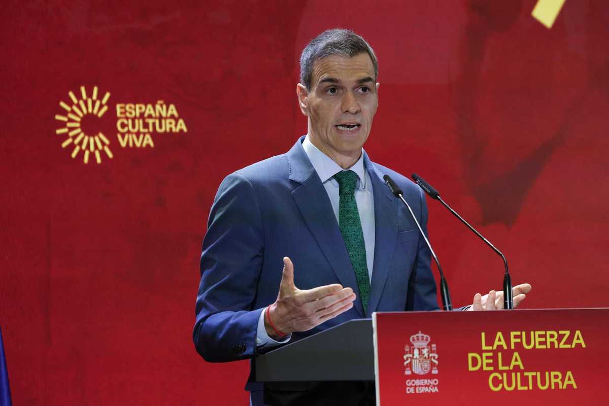 Sánchez ha sanato 500.000 stranieri per riempire le culle, non le casse