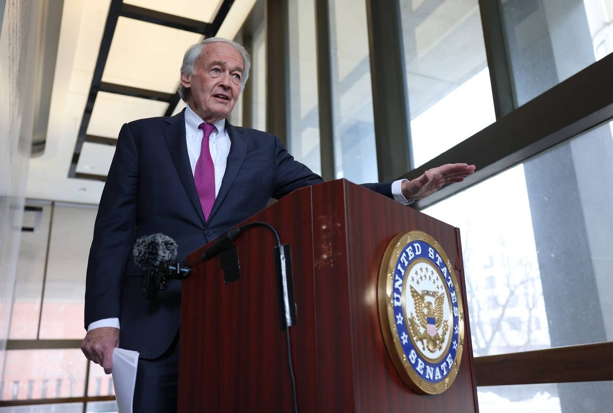 Democratic Senators Aim to Block Trump Nuclear Deal With Saudi Arabia