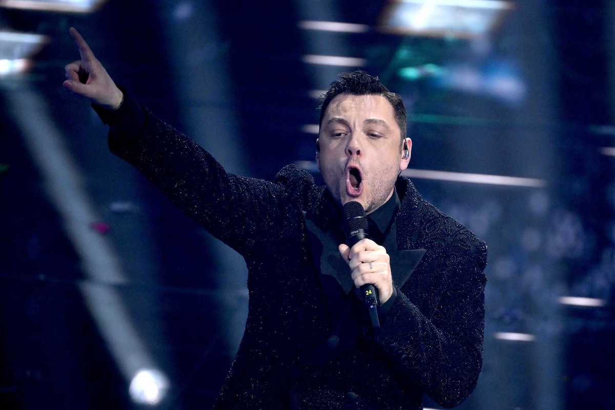 A Tiziano Ferro l’Italia piace solo se lo paga