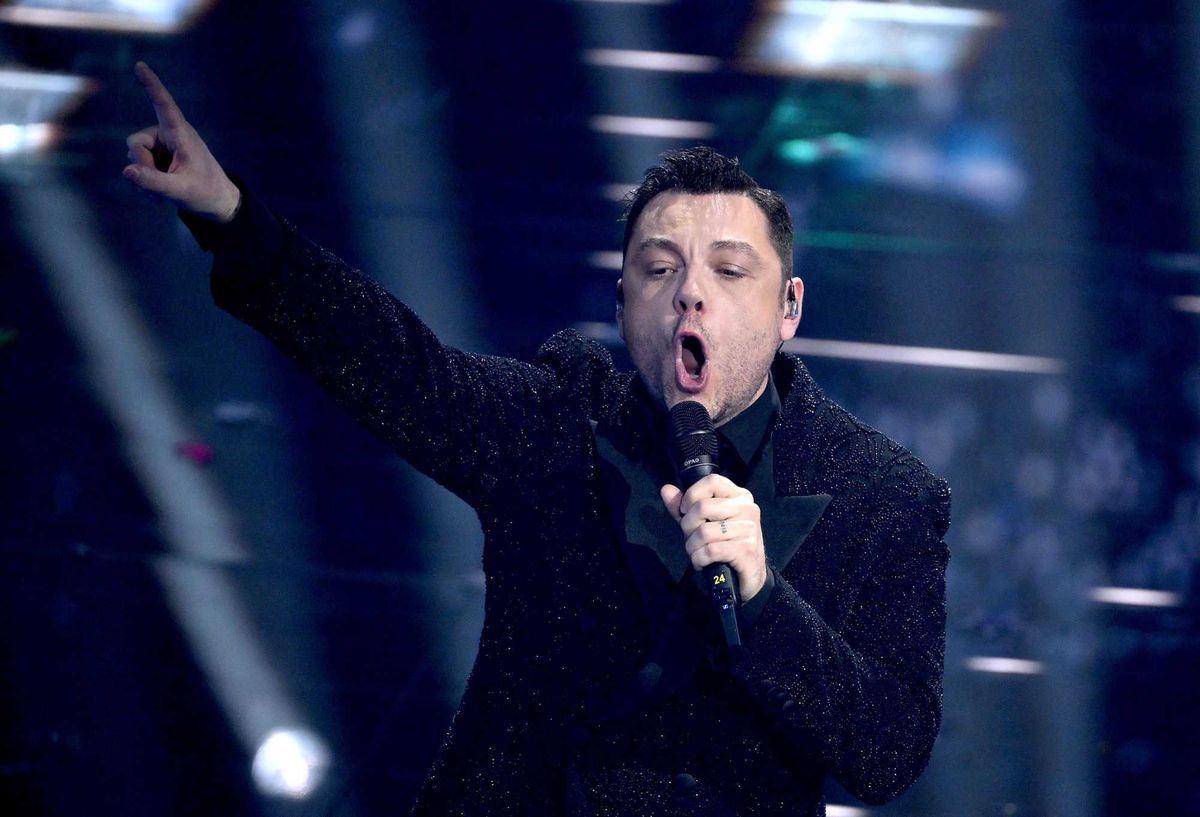 A Tiziano Ferro l’Italia piace solo se lo paga