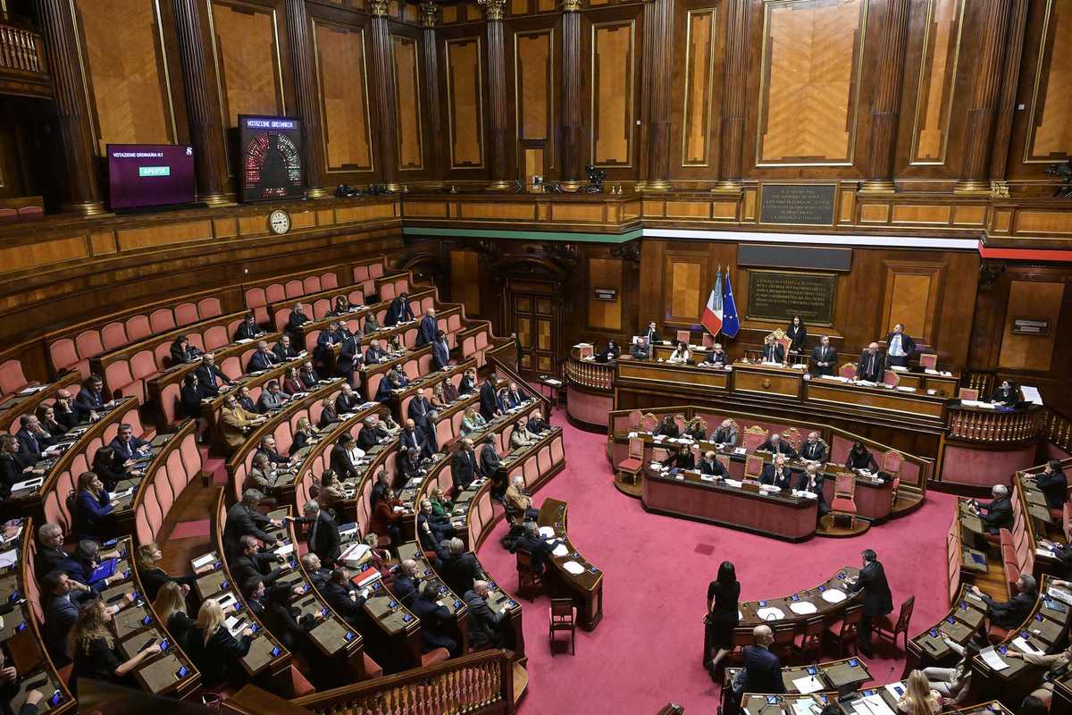 Il ddl sul Fine vita torna in Commissione. L’Aula non vota il testo della sinistra