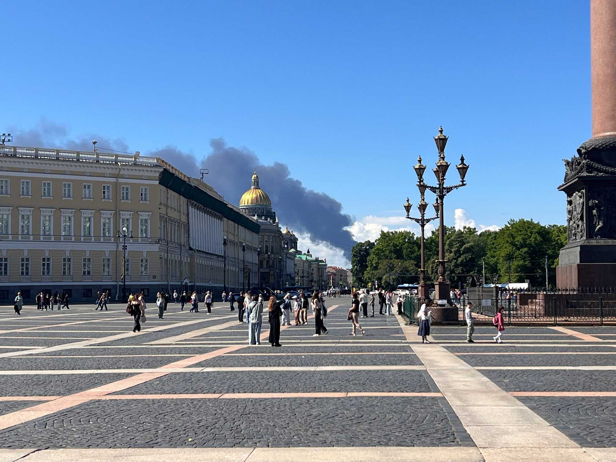 L’Ucraina colpisce San Pietroburgo e fa strage di civili nel Donetsk