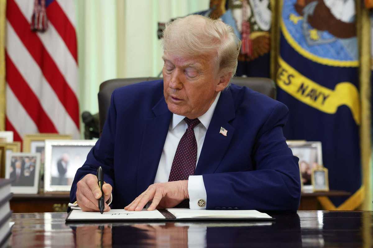 Intelligenza artificiale, Trump firma l’ordine che mette d’accordo i Maga