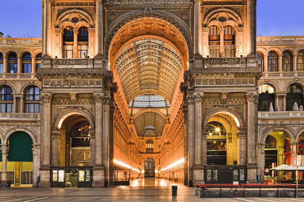 Milano coccola i fighetti del lusso: scatta l’inchiesta sugli spazi in Galleria