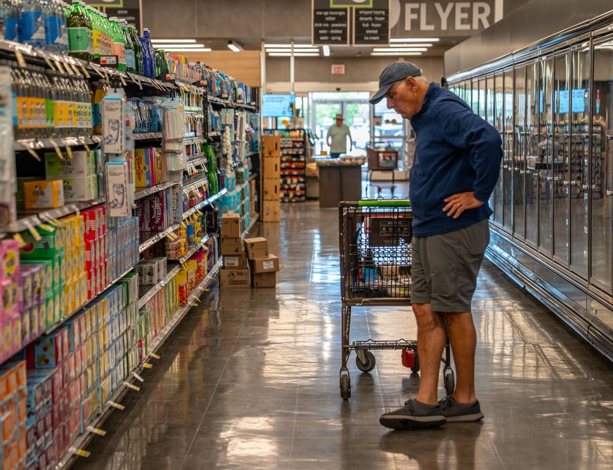Fed's May Beige Book Shows Working Families Falling Behind As Trump Is 'Choosing to Keep Prices High' | Common Dreams