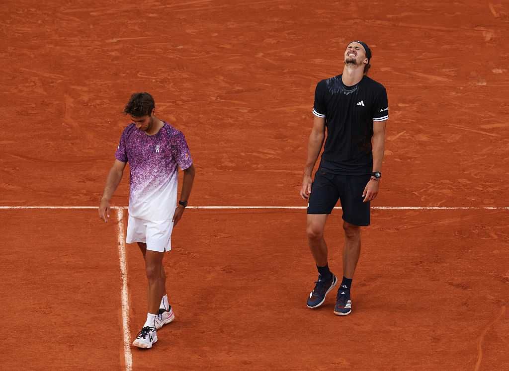 Cobolli si ferma a un passo dal sogno: Zverev vince il Roland Garros dopo cinque set