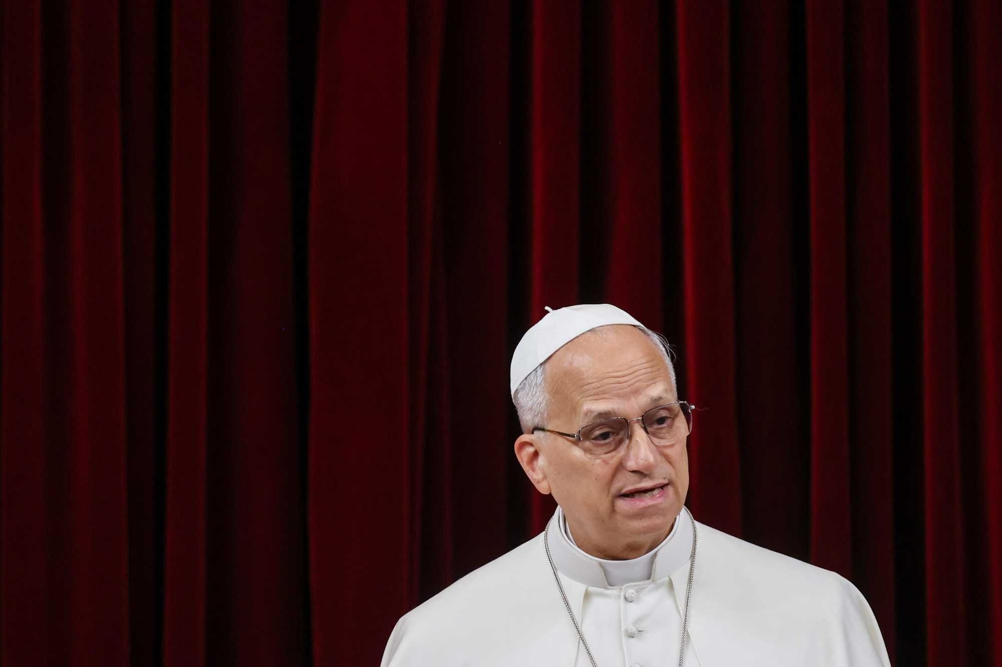 Aborto, eutanasia e migranti. Il Papa smonta l’era Sánchez