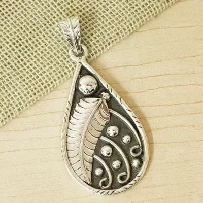 Charms & Pendants