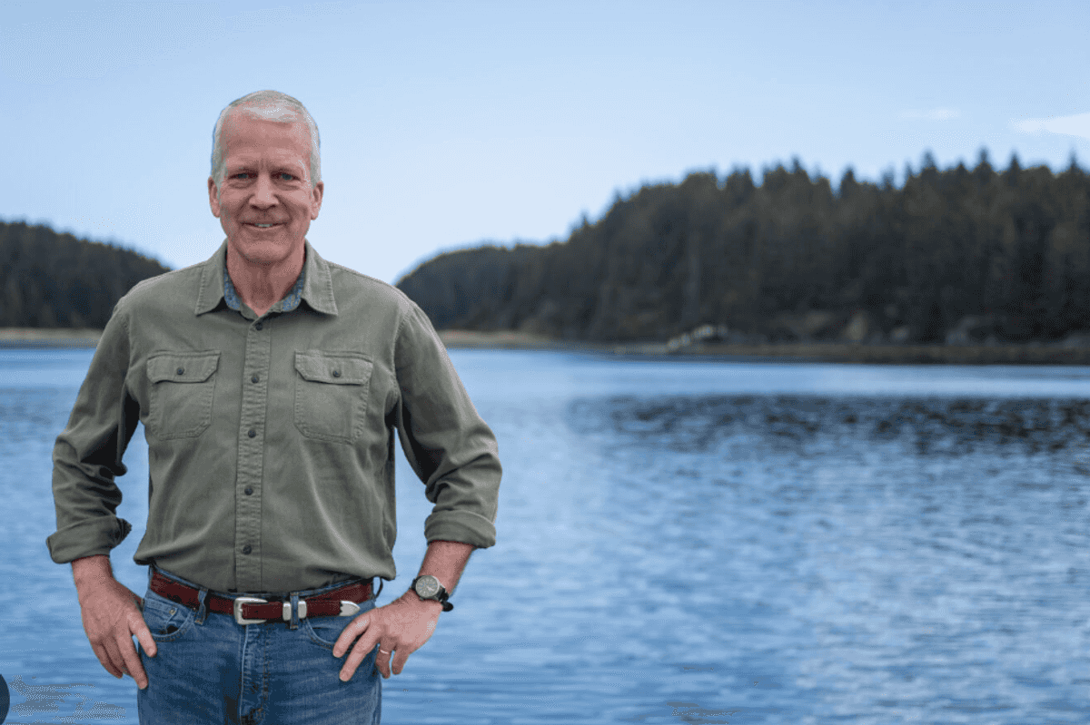 Alaska GOP Senator's Campaigns Spent $1.5M On Golf Resorts And Luxury Lodging