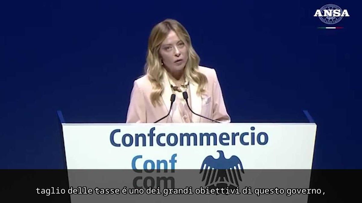 Assemblea Confcommercio, Meloni: «Vogliamo ridurre il carico fiscale sul ceto medio»