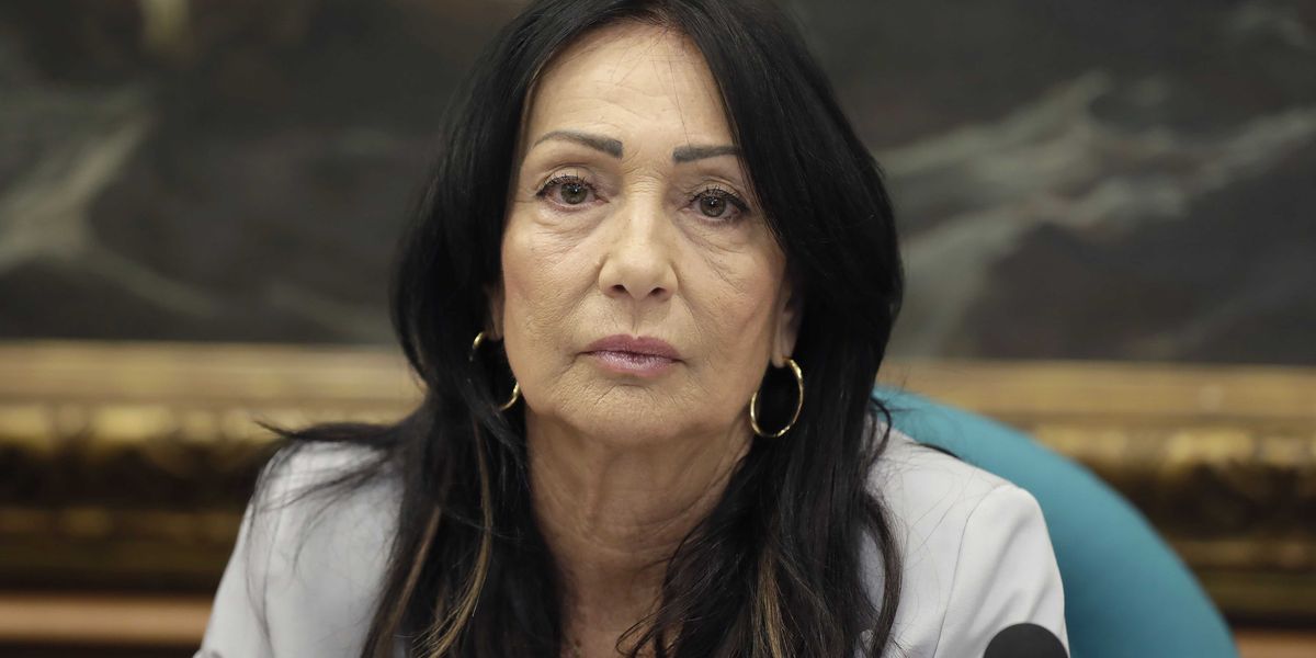 cisint pur di racimolare qualche voto i dem esigono la cittadinanza facile da Laverita.info cisint pur di racimolare qualche voto i dem esigono la cittadinanza facile