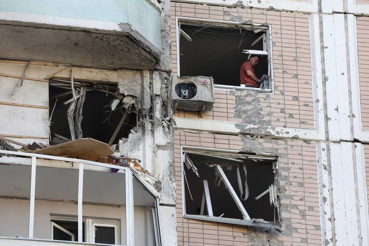 Altri raid incrociati tra Mosca e Kiev. Ma per i nostri media uccide solo Putin