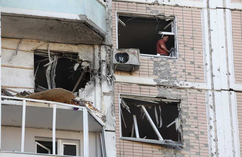 Altri raid incrociati tra Mosca e Kiev. Ma per i nostri media uccide solo Putin