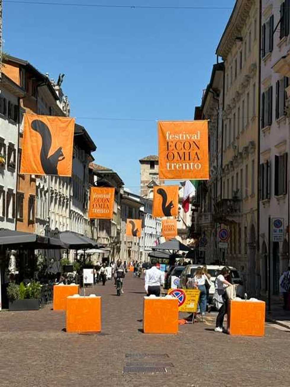 Industria – I poteri globali che ridisegnano l'economia