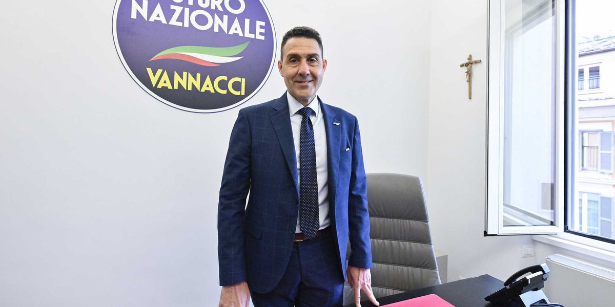 vannacci in trincea marina chi da Laverita.info vannacci in trincea marina chi