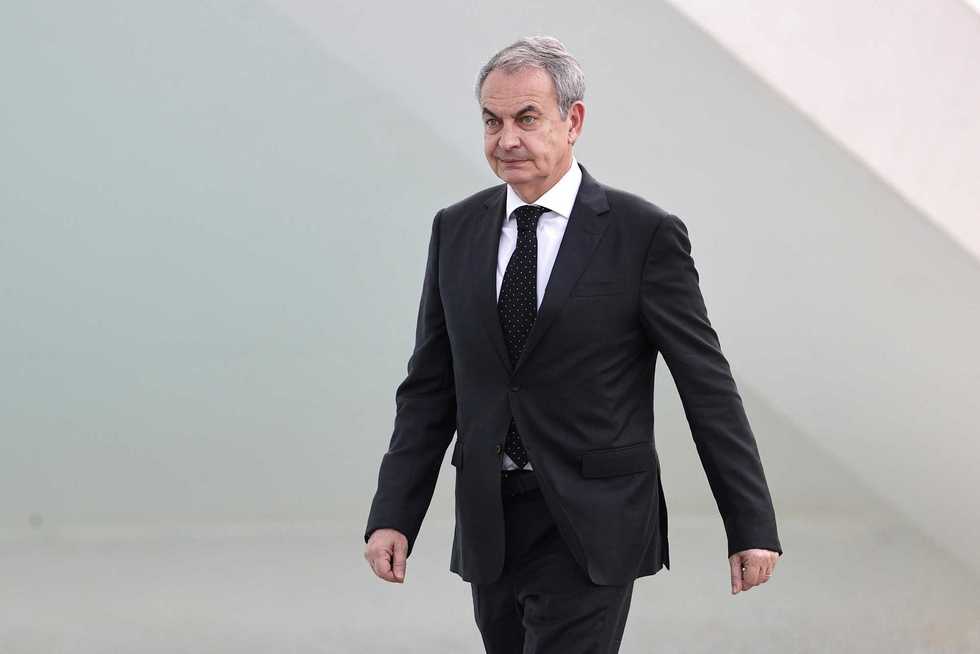 «Era pronto a scappare a Caracas». Zapatero preso con rubini e smeraldi