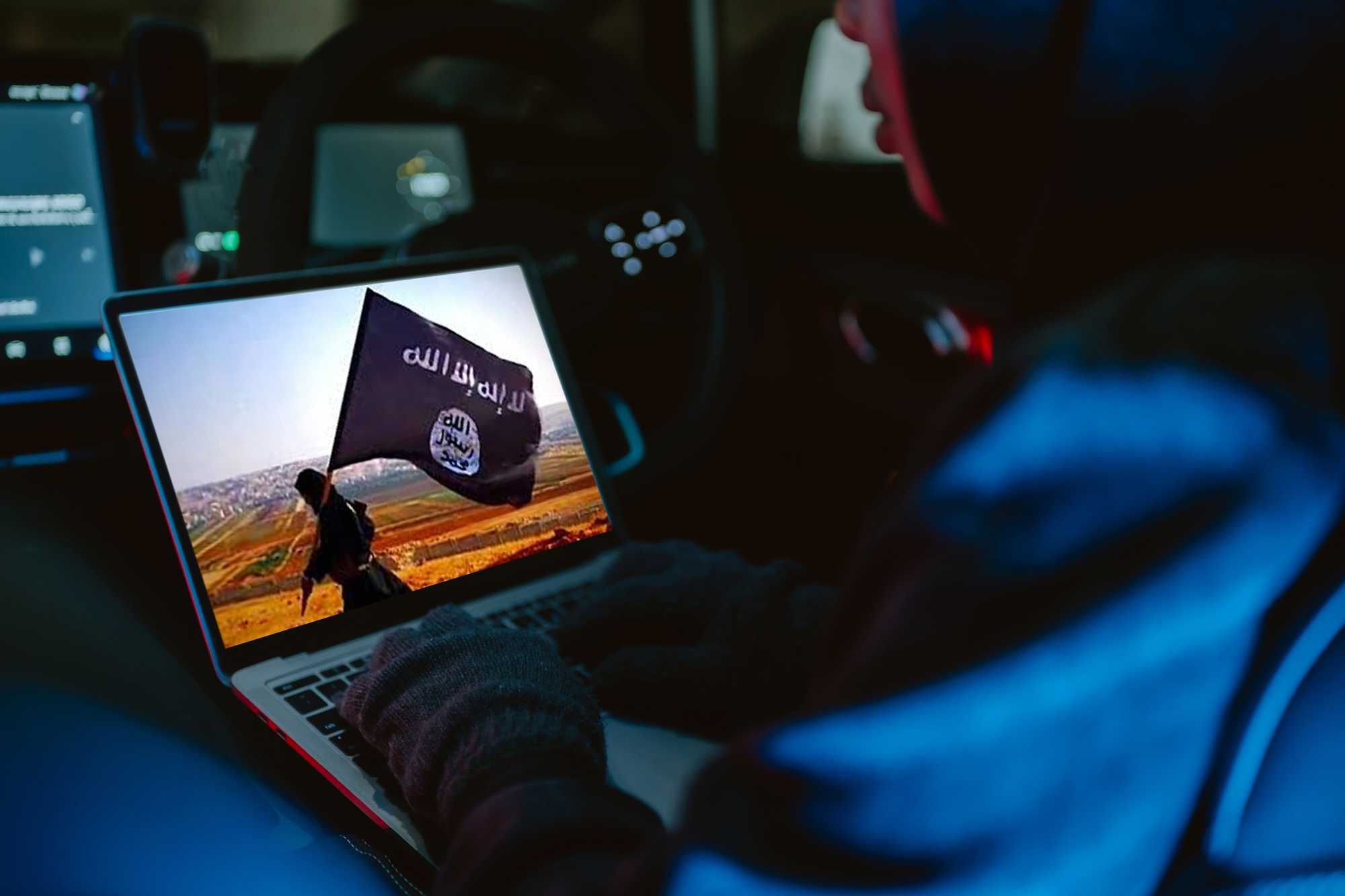 Isolamento, disagio psichico e chat: le radici del male dei nuovi terroristi
