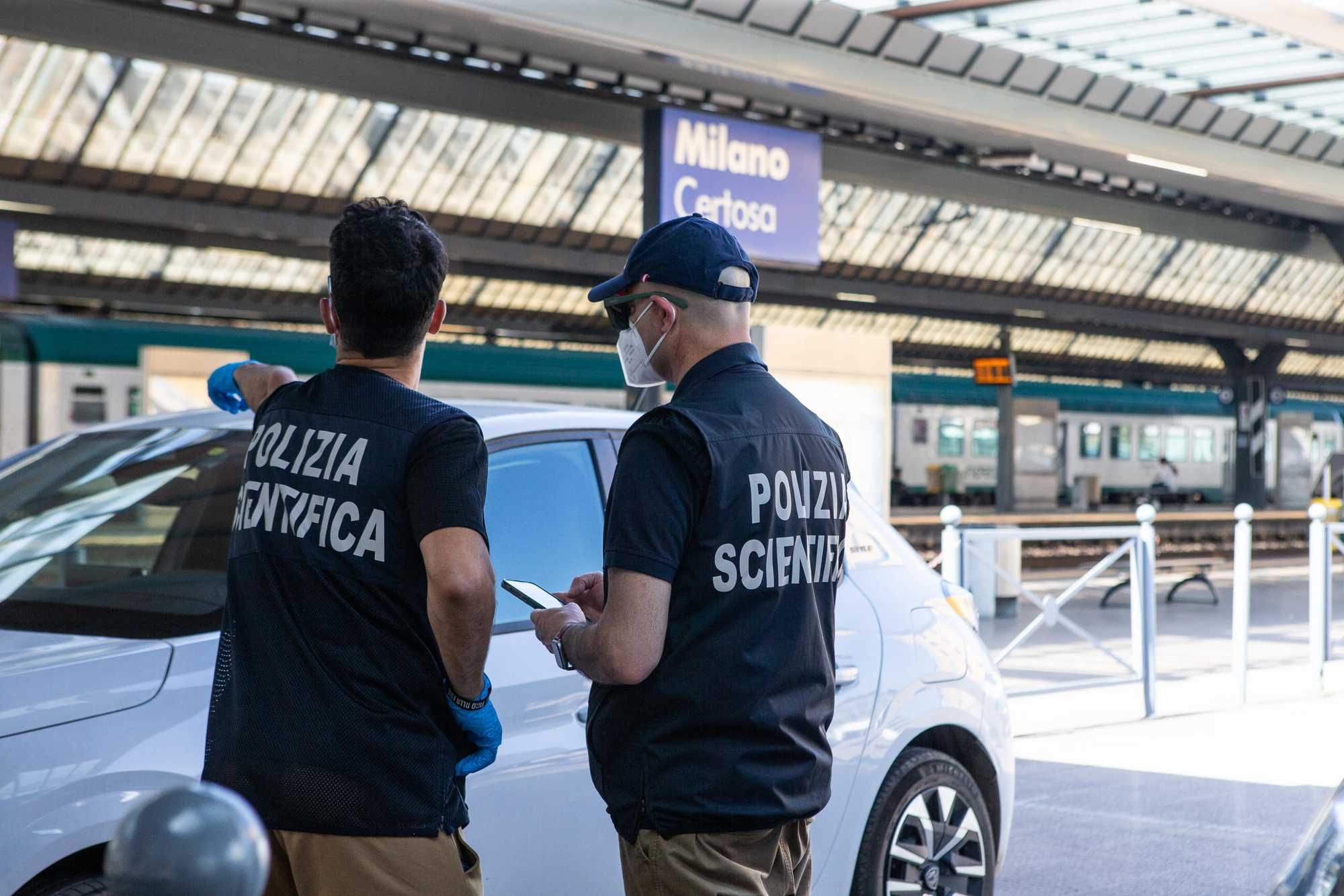 Milano, morto accoltellato un giovane. Il padre: «È stata la gang latina MS13»