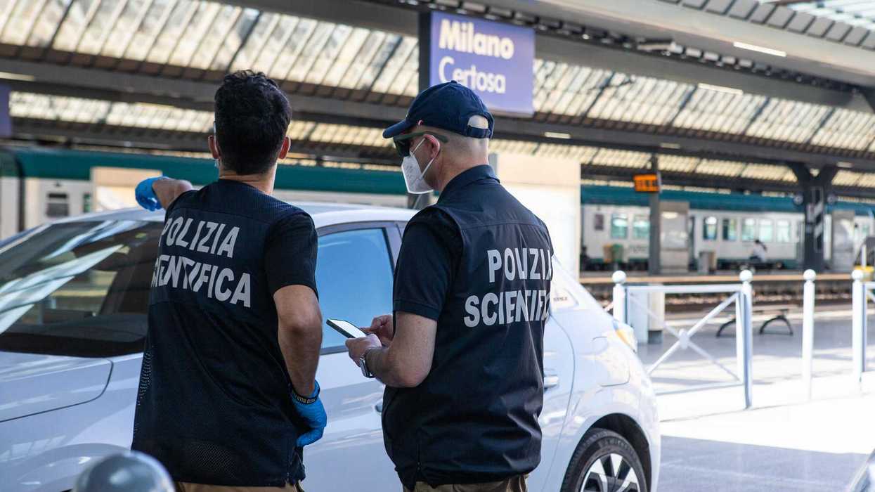 Milano, morto accoltellato un giovane. Il padre: «È stata la gang latina MS13»