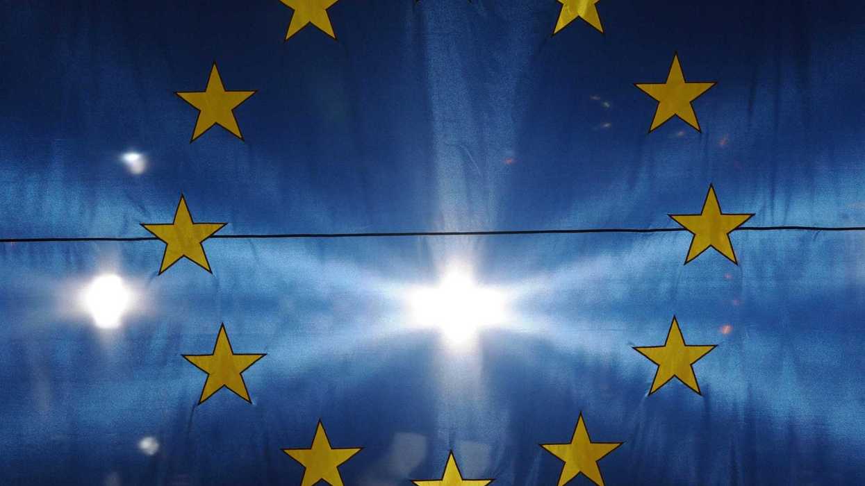Ultimo harakiri a Bruxelles sull’auto: multe all’Europa e crediti ai cinesi