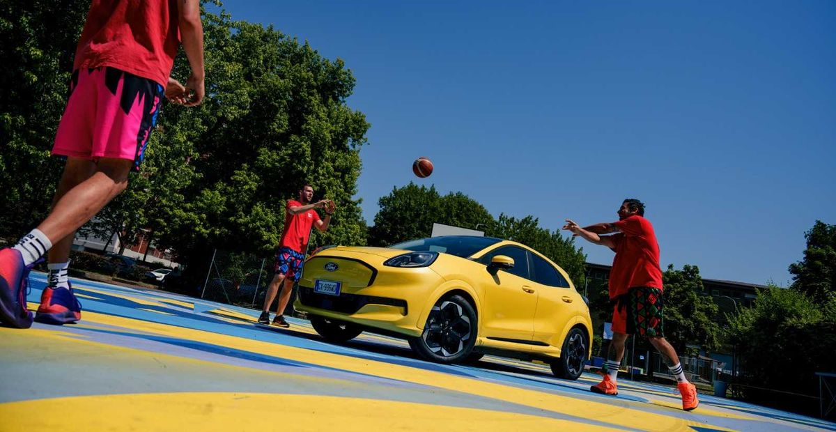 Ford regala una «casa» alla Barona. E Piazza Paci si ricolora di vita