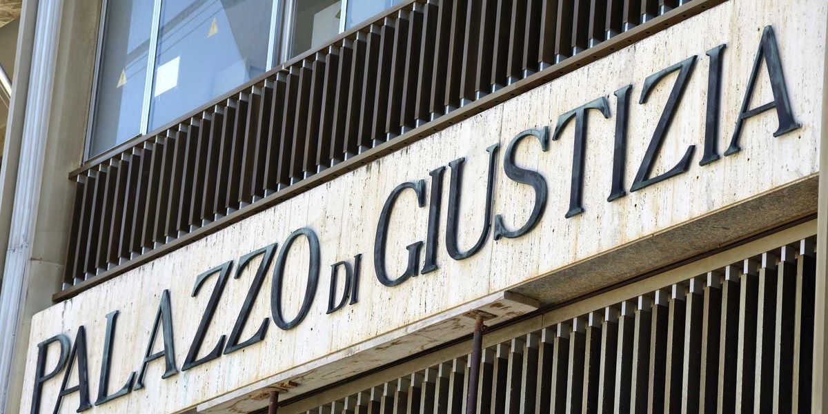 schiacci242 il rapinatore chiesto ergastolo l8217investitore di modena rischia meno da Laverita.info schiacci242 il rapinatore chiesto ergastolo l8217investitore di modena rischia meno