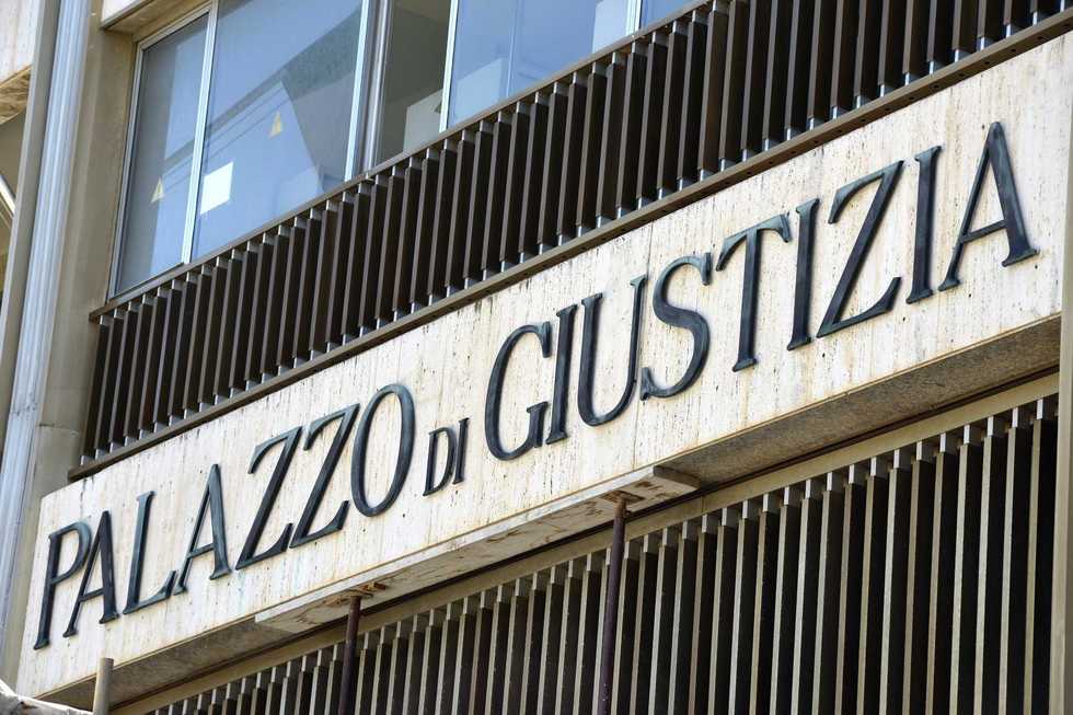 Schiacciò il rapinatore: chiesto ergastolo. L’investitore di Modena rischia meno