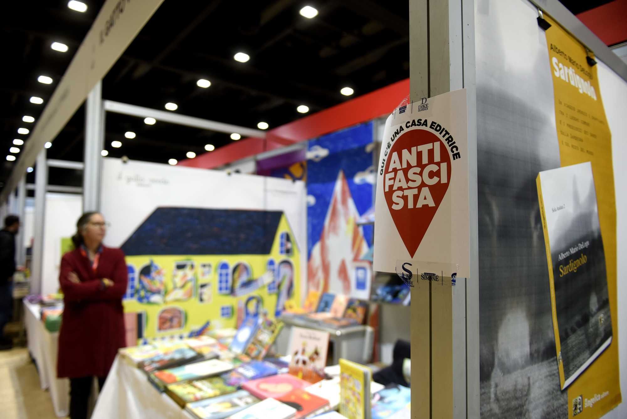 Il green pass «antifascista» dovremmo pure pagarcelo