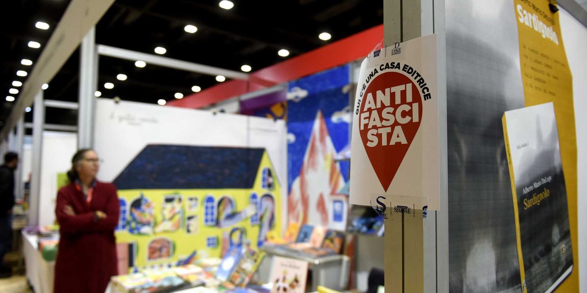 il green pass antifascista dovremmo pure pagarcelo da Laverita.info il green pass antifascista dovremmo pure pagarcelo