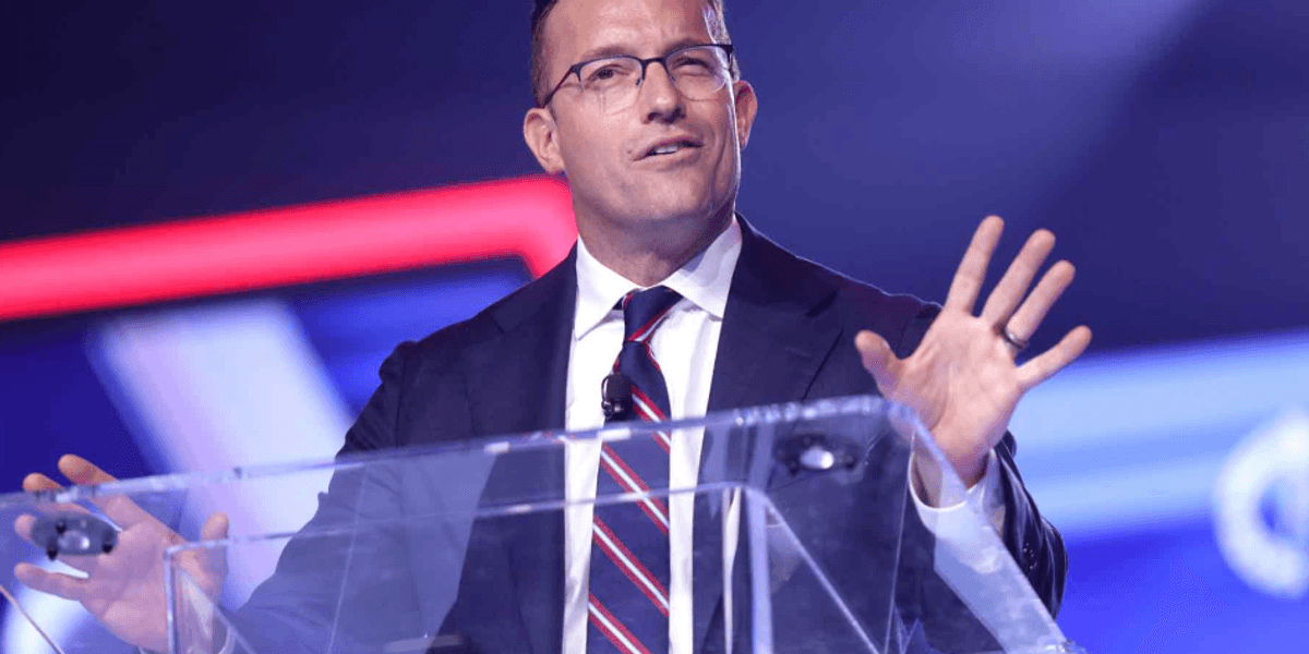 MAGA Hawks Split With MAGA Hacks Over Trump's Enigmatic Iran 'Deal'