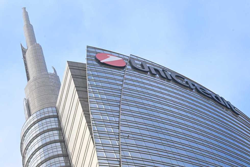 La scalata di Unicredit supera le attese. La Germania s’infuria