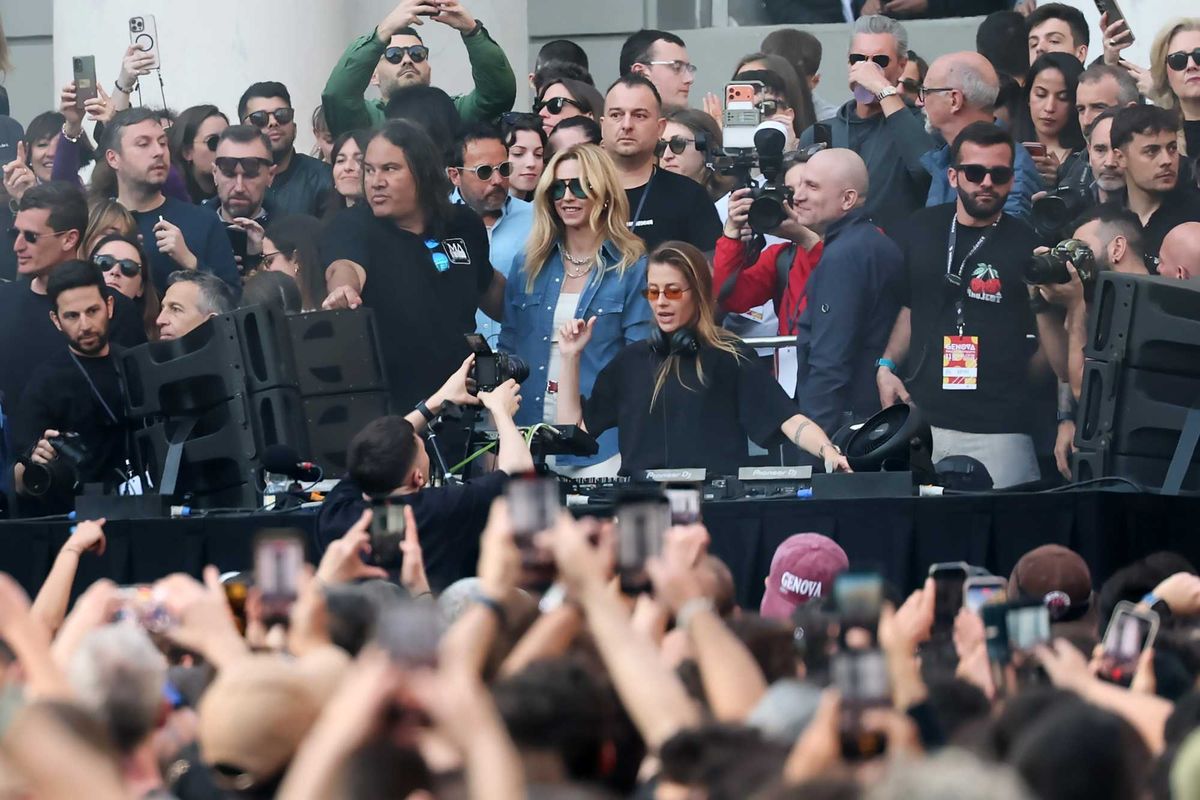 Tutti i misteri dietro il concerto che la Salis ha pagato 1,2 milioni