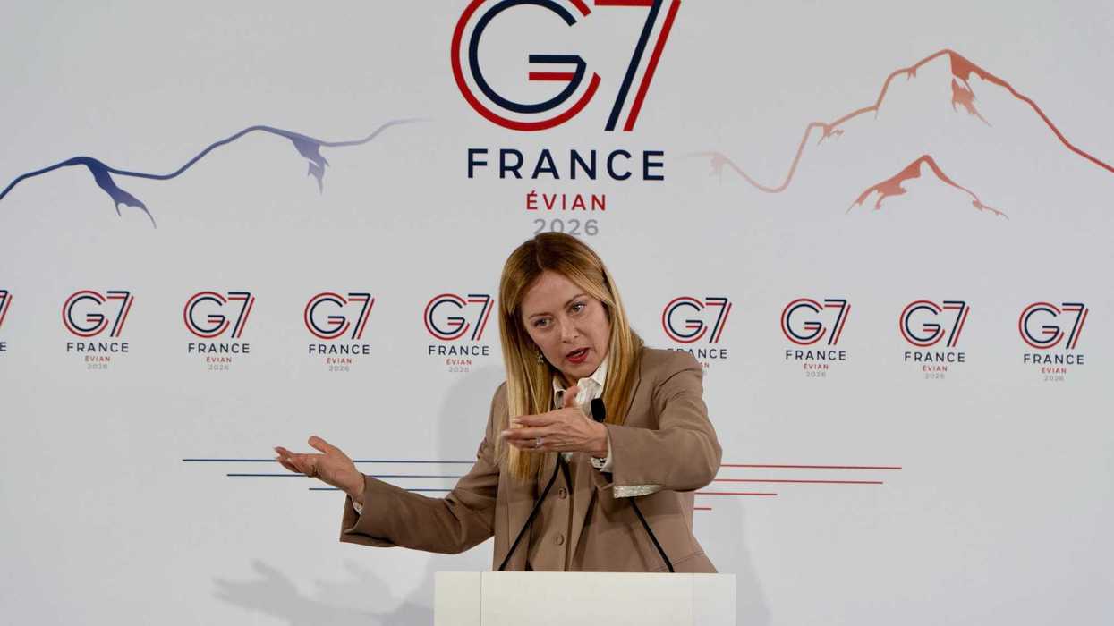 Meloni bastona Vannacci: «Utile alla sinistra»
