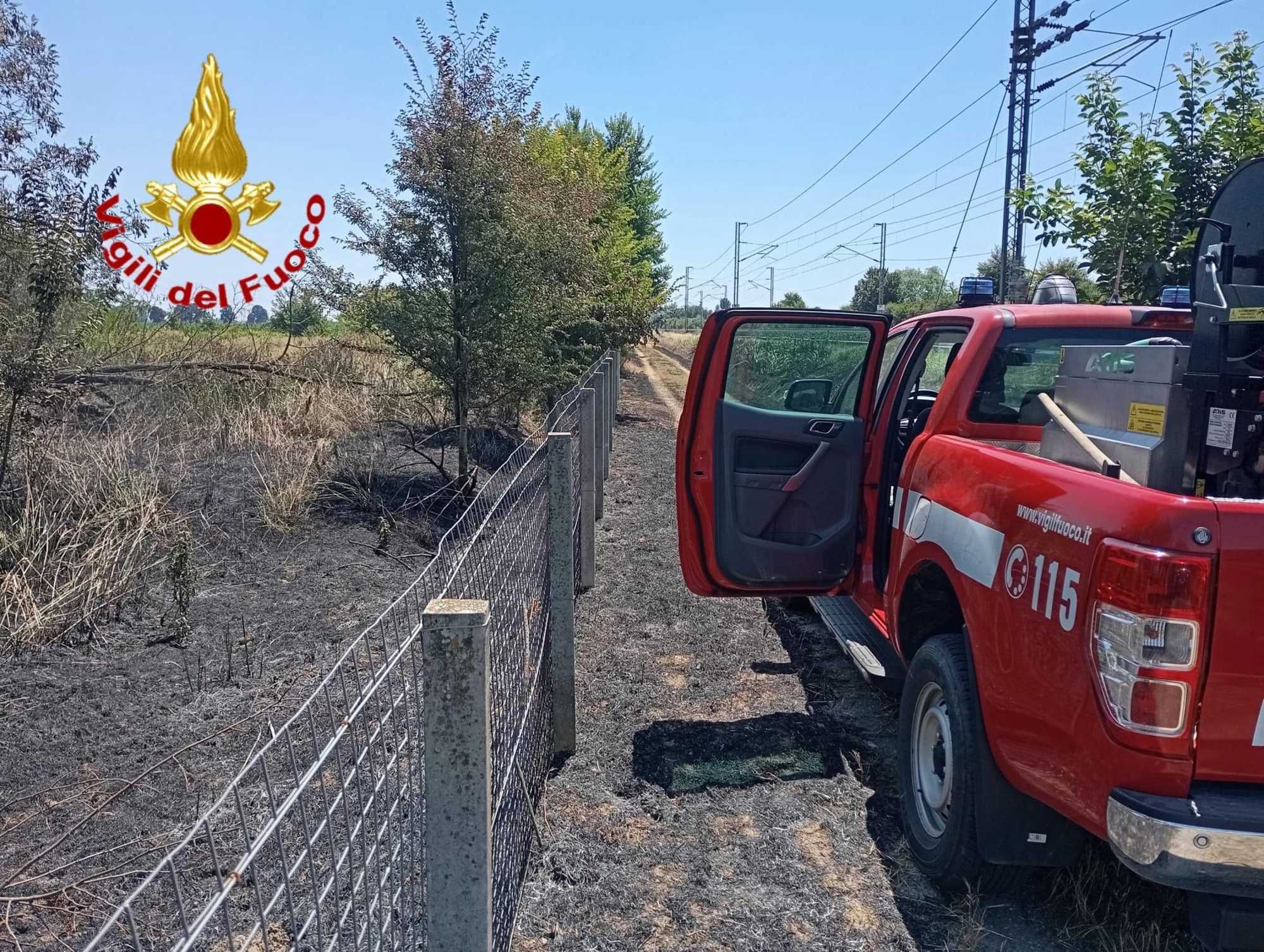 Anarchici e ladri bloccano i treni. Ma per la sinistra è colpa di Salvini