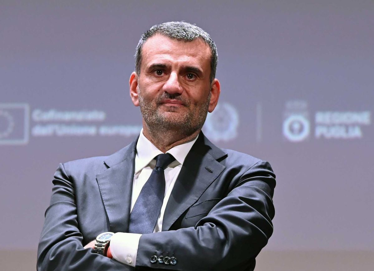 Avviso di garanzia per concussione: via un assessore della giunta Decaro