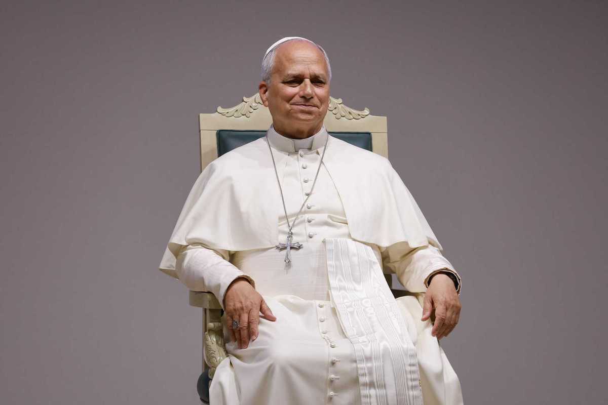 Il Papa a gamba tesa sull’eutanasia: «Il medico non può servire la morte»