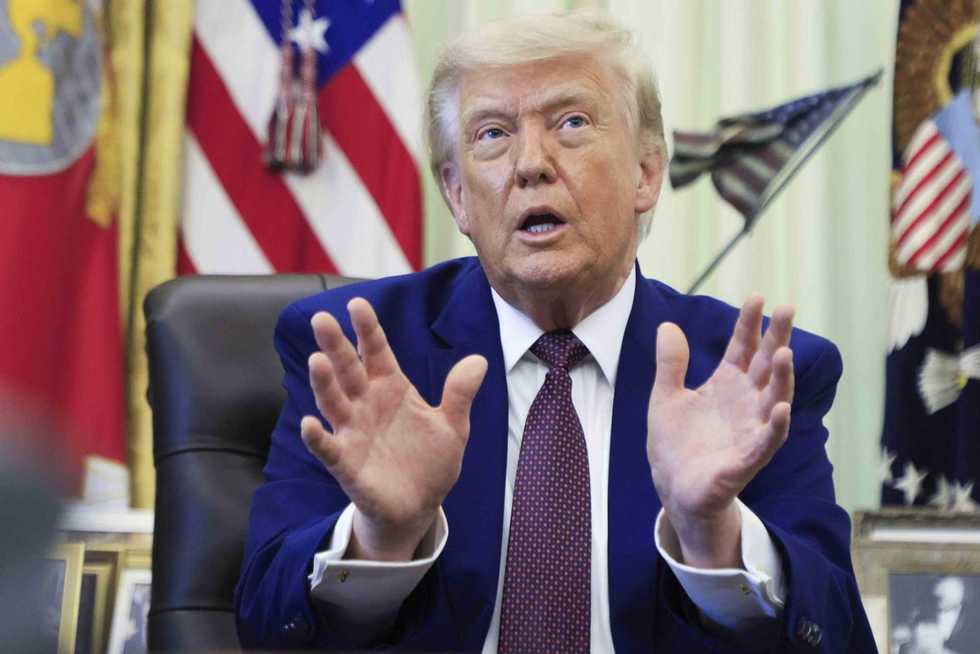 Trump avvisa l’Iran: «Vi colpiremo duro». Poi il colpo di scena: «L’accordo è vicino»
