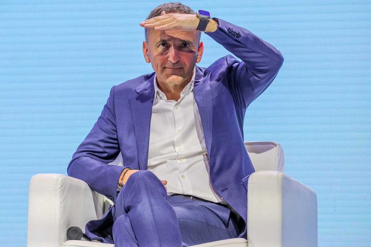 Socialisti e Verdi pressano Ursula sul consulente IA preso da Siemens