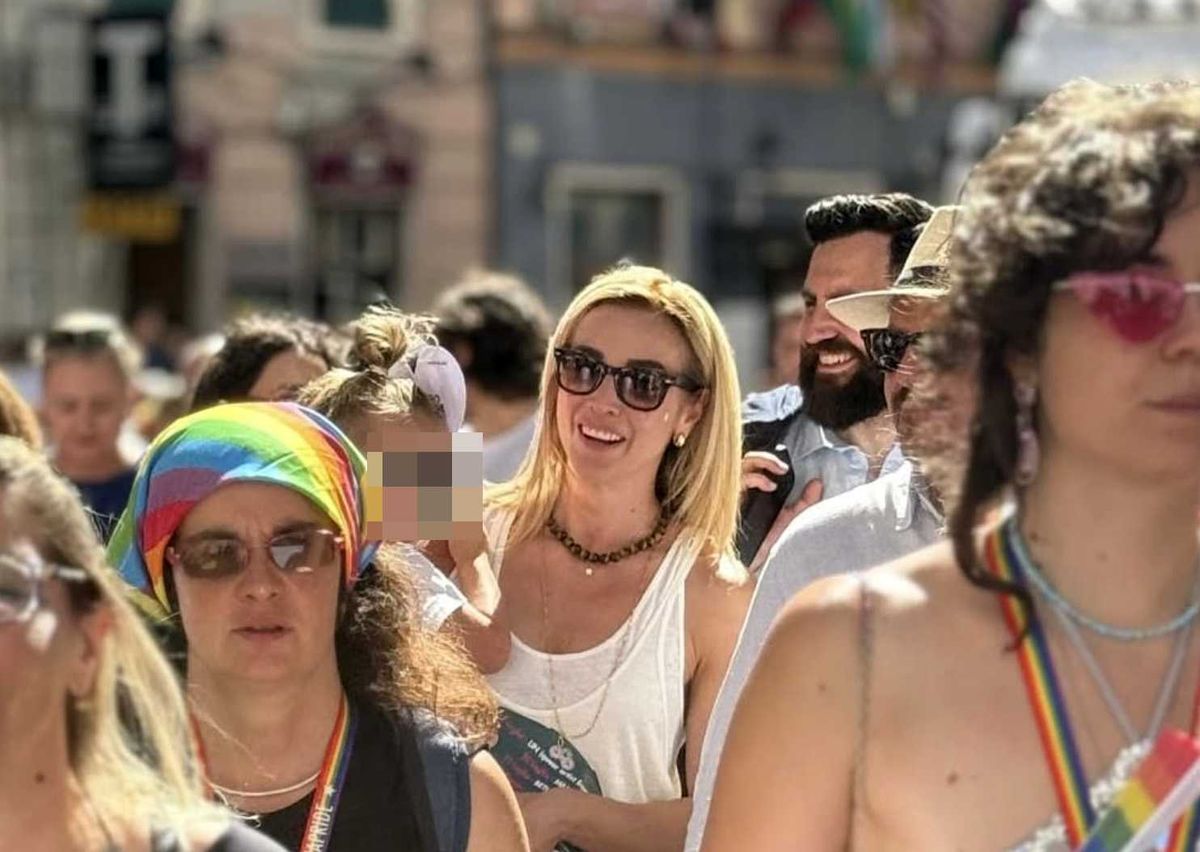 Genova assediata da bande e degrado ma la Salis ha tempo solo per il Pride