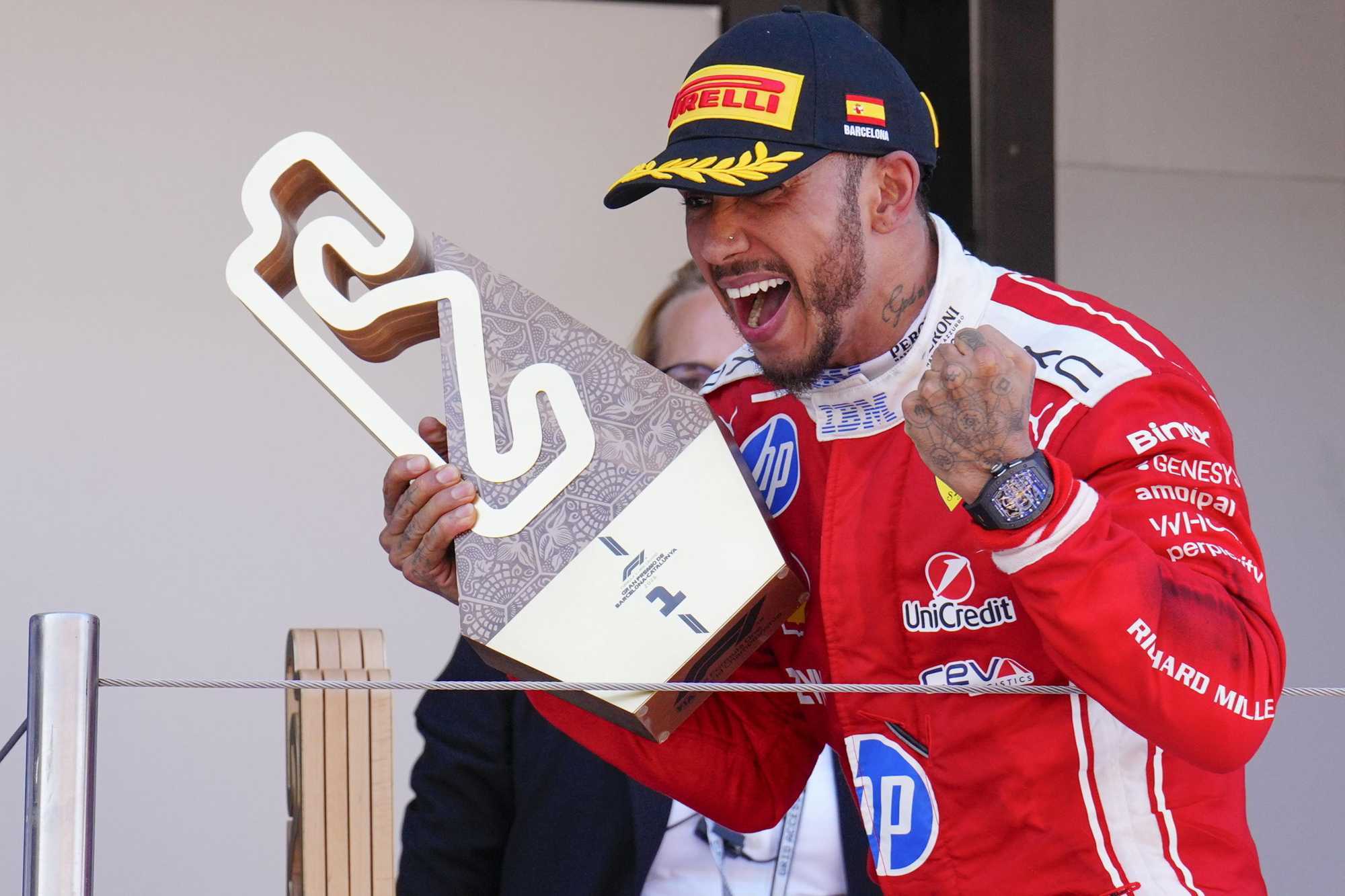 F1, la Ferrari vince dopo due anni. Hamilton trionfa, Antonelli va ko