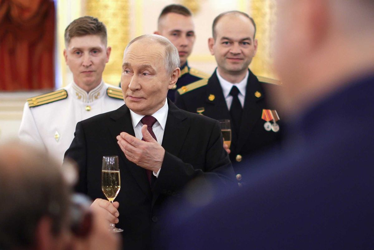 Diamo 10 miliardi a Kiev per abbattere Putin