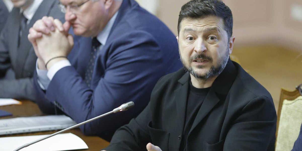 kiev mette in ginocchio la crimea stato di emergenza per le bombe