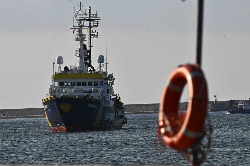 Ora le Ong «sventolano» i minori per evitare la stretta alle frontiere