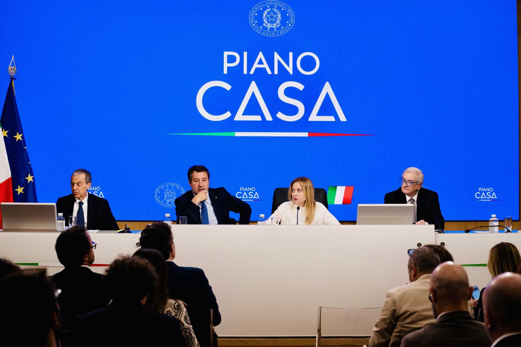 «Piano casa in aiuto al ceto medio. Diamo la  precedenza agli italiani»