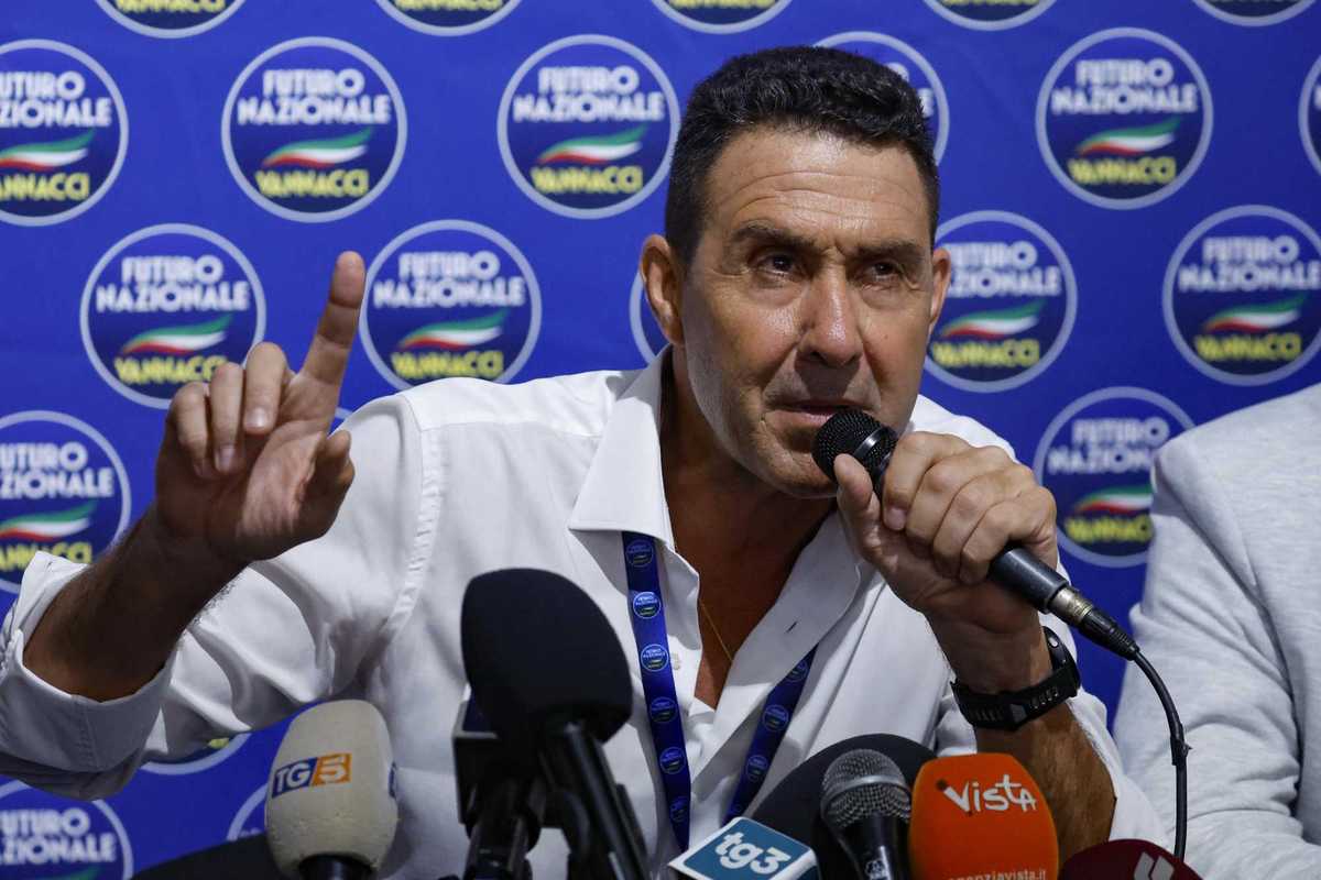 Renzi teme l’accordo Vannacci-centrodestra