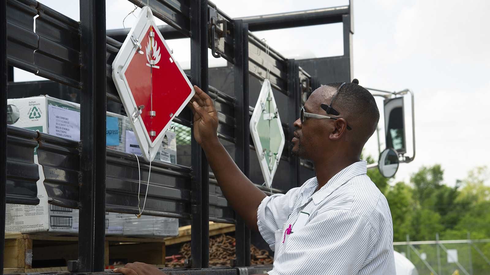 Placarding - Dangerous Goods