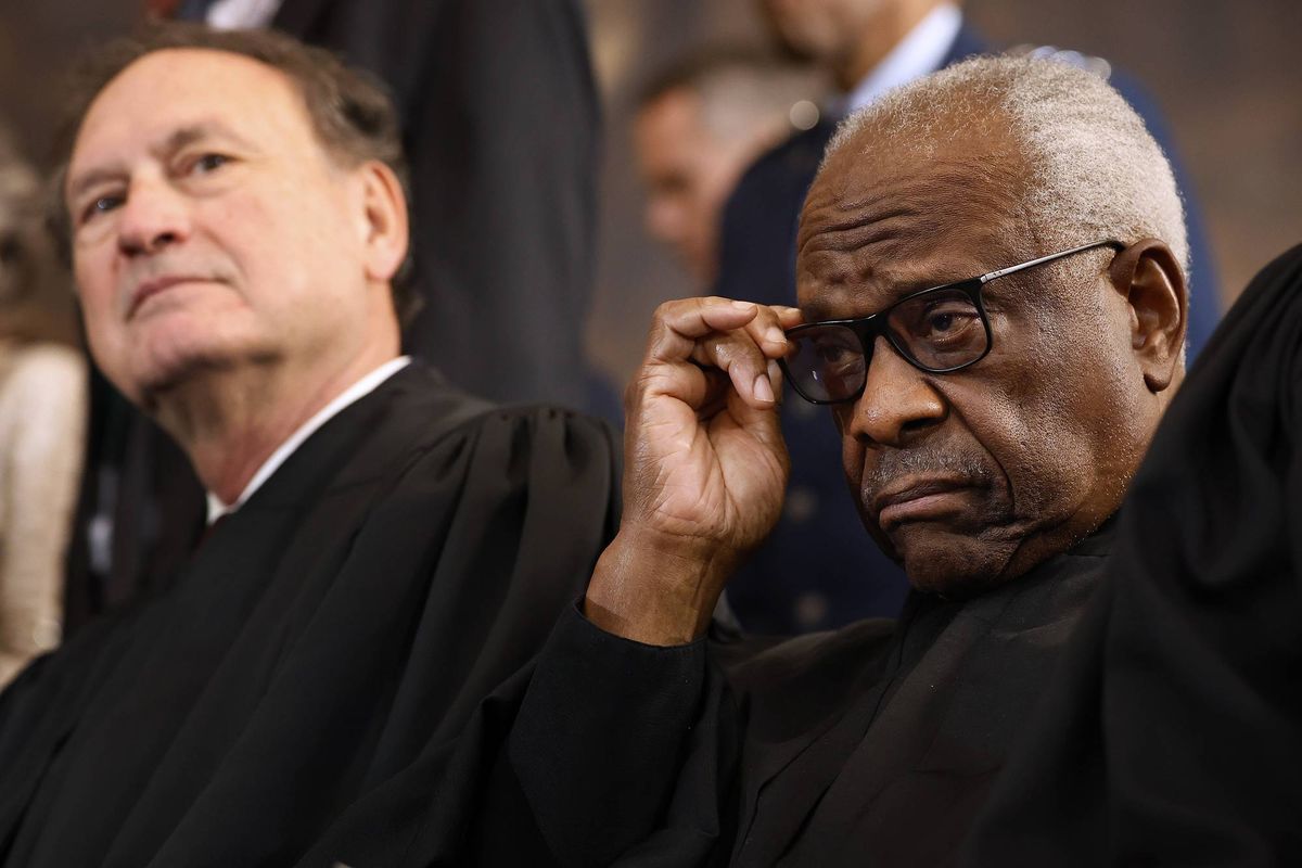 Watchdog Warns of Trump Plot to Push Alito, Thomas Off Supreme Court While ...