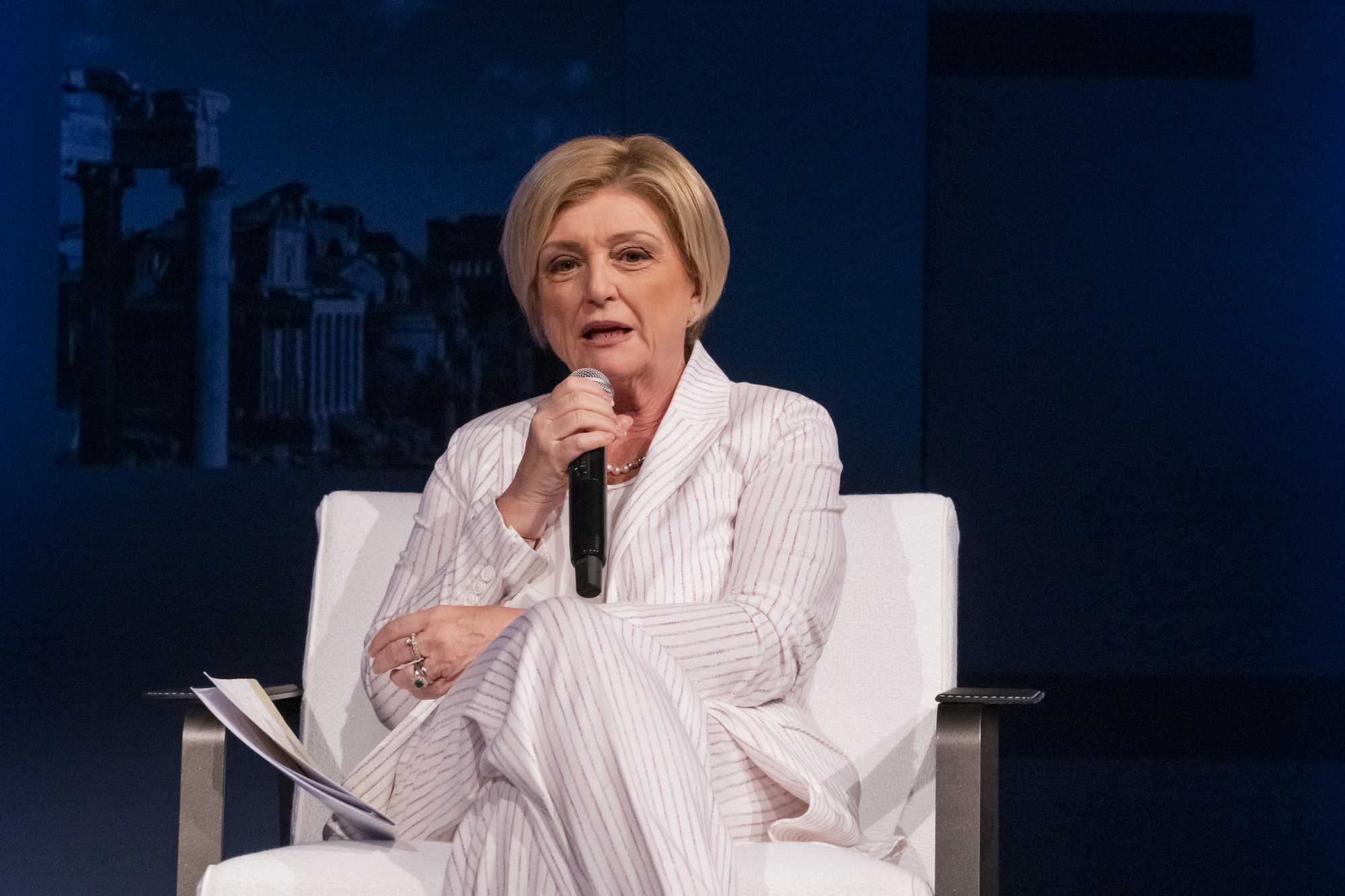 Calderone: «Occorre far entrare prima i giovani nel mondo del lavoro»