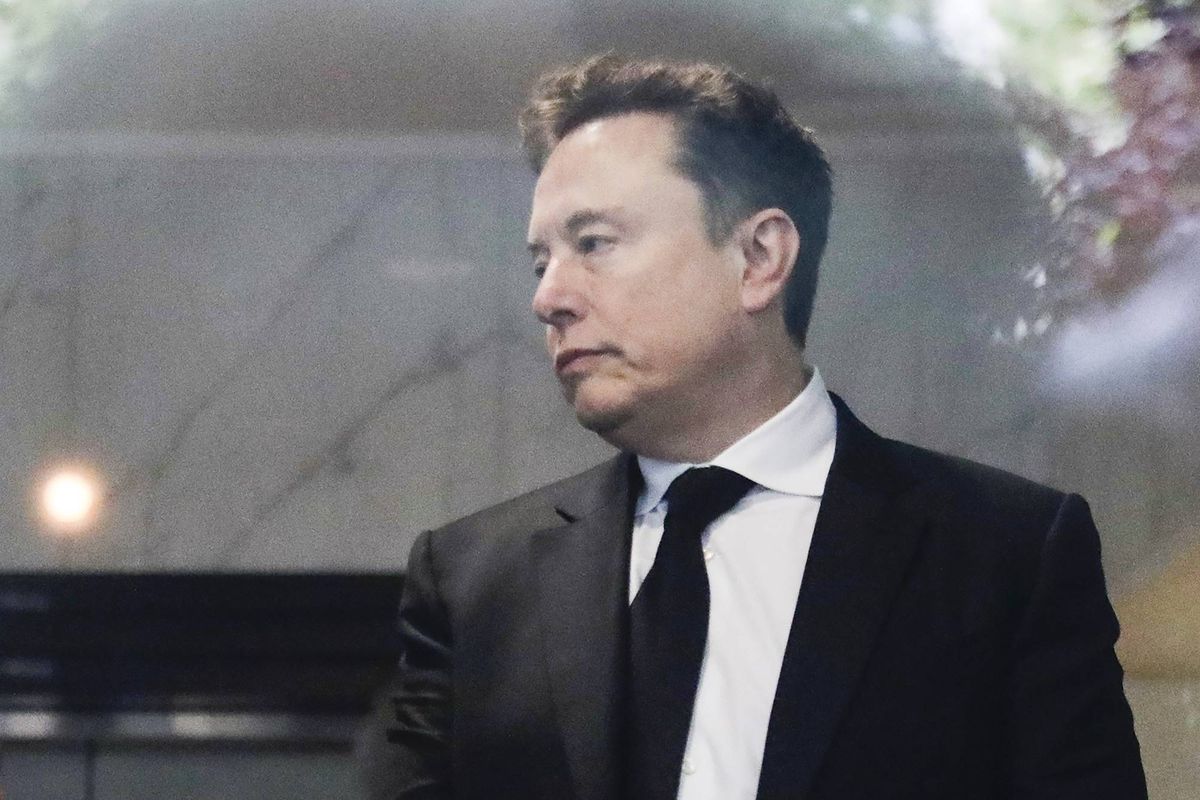 Unbeirrt von Drohungen fordert Khanna Musk auf, „unter Eid auszusagen ...